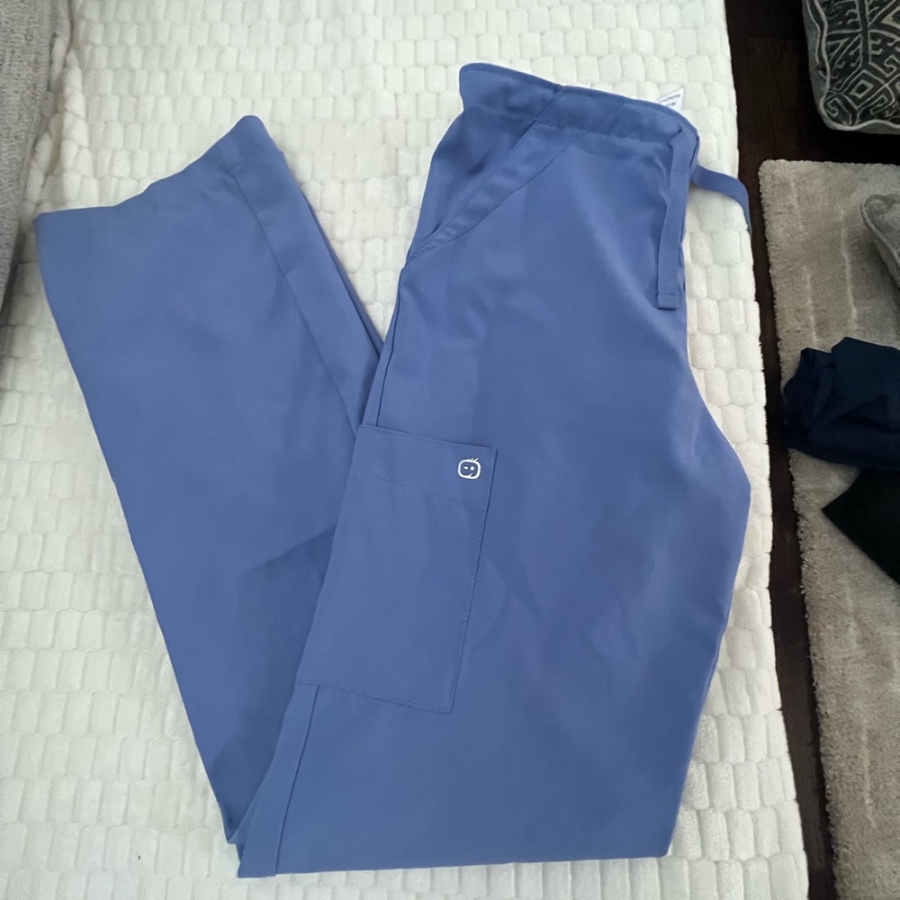 Bundle 3 Scrubs - image 3